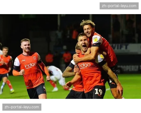 卡明斯基扑救反应0.28秒 卢顿门将创造英超联赛纪录