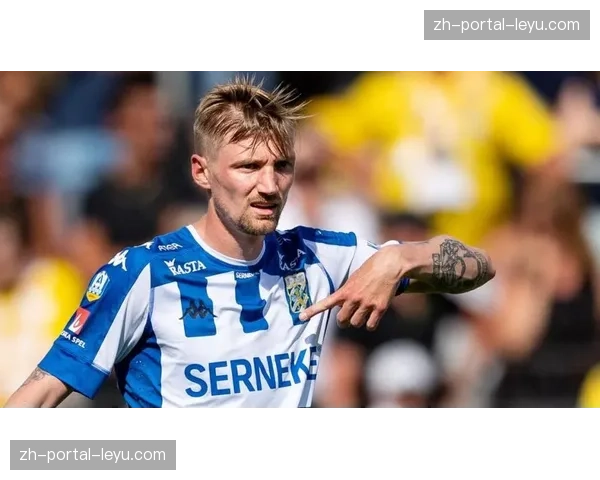 弗赖堡奥斯特豪奇膝关节受伤 中场组织能力受损